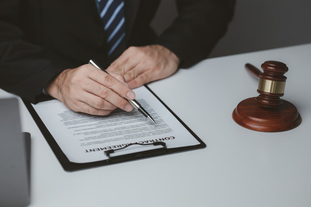 Lawyer who assists legal counsel with clients who are stuck in a lawsuit or want to file a lawsuit,